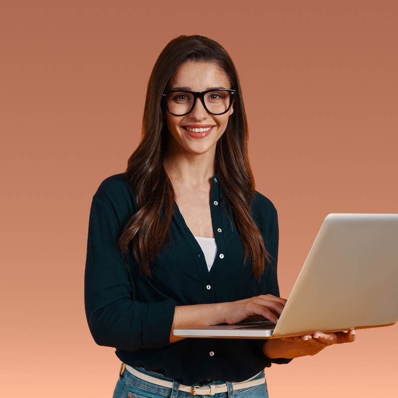 Foto Persona Sonriente con info de Tecnologias